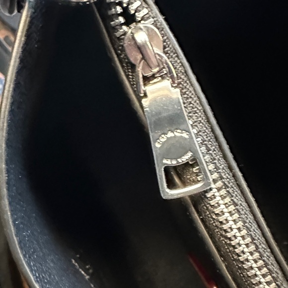 Mollie Coach Black Croc-Embossed Tote 25 - Picture 6 of 9